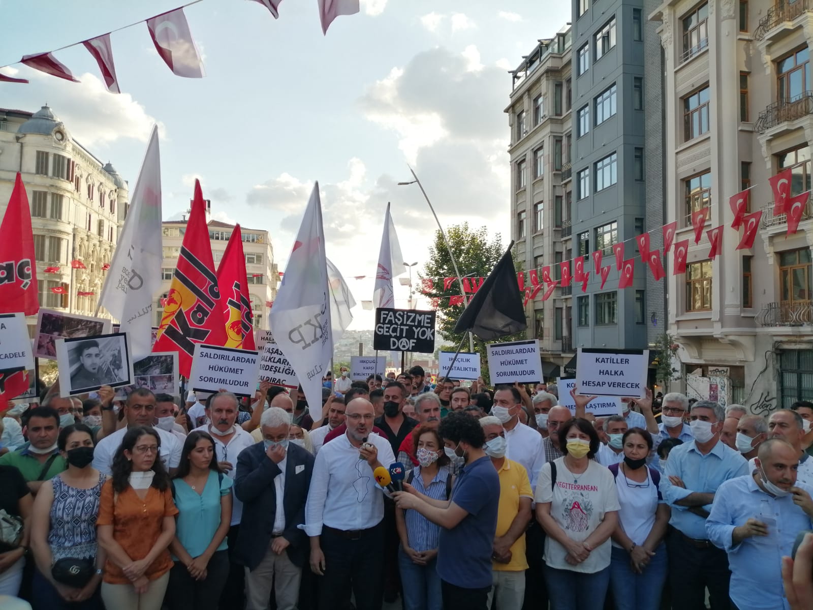 Faşizme Geçit Yok! – Irkçı Saldırılara Karşı Dayanışma