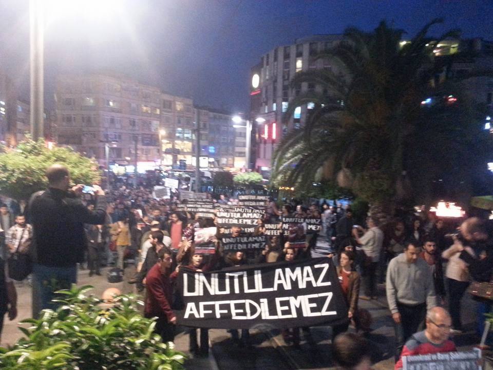 Birçok devrimci kurumun da katılımıyla, Kadıköy Boğa’da, katliama karşı yürüyüş gerçekleştirildi.