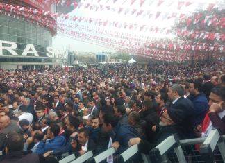 HAK-İŞ’li Kadınlar Dün Erdoğan’la Buluştular Ancak Meydanda Erkekler Vardı