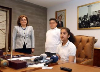 23 Nisan’da Başkanlık Koltuğuna Oturtulan Kübra, İntihar Etti