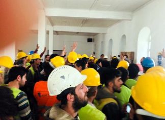 İnşaat İşçileri Zeytinburnu’da Yol Kapattı