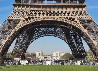 Fransa’da Grev Eyfel Kulesi’ni Kapattırdı