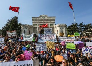 Üniversiteleri Bölen YÖK Kanunu Resmi Gazete’de Yayımladı