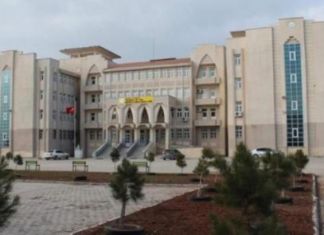 Urfa’da Bir Okul Müdürü Başı Açık Öğrencileri Tehdit Etti