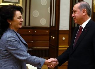 Hülya Koçyiğit Erdoğan’ın Katılacağı Toplantıya Giderken Ayağını Kırdı