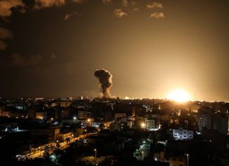 İsrail Gazze’ye Saldırıyor