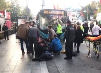 Beşiktaş’ta İETT Otobüsü Durağa Girdi