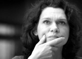 Aslı Erdoğan, Kendisine Atfedilen Sözleri Söylemediğini Açıkladı