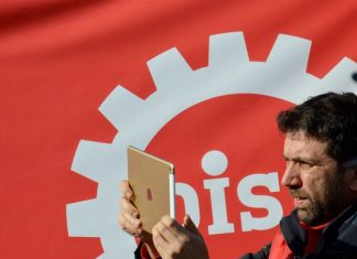 DİSK İletişim Dairesi Müdürü Umar Karatepe Gözaltına Alındı