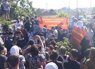 Ebru Timtik Devlete Rağmen Sloganlarla Uğurlandı