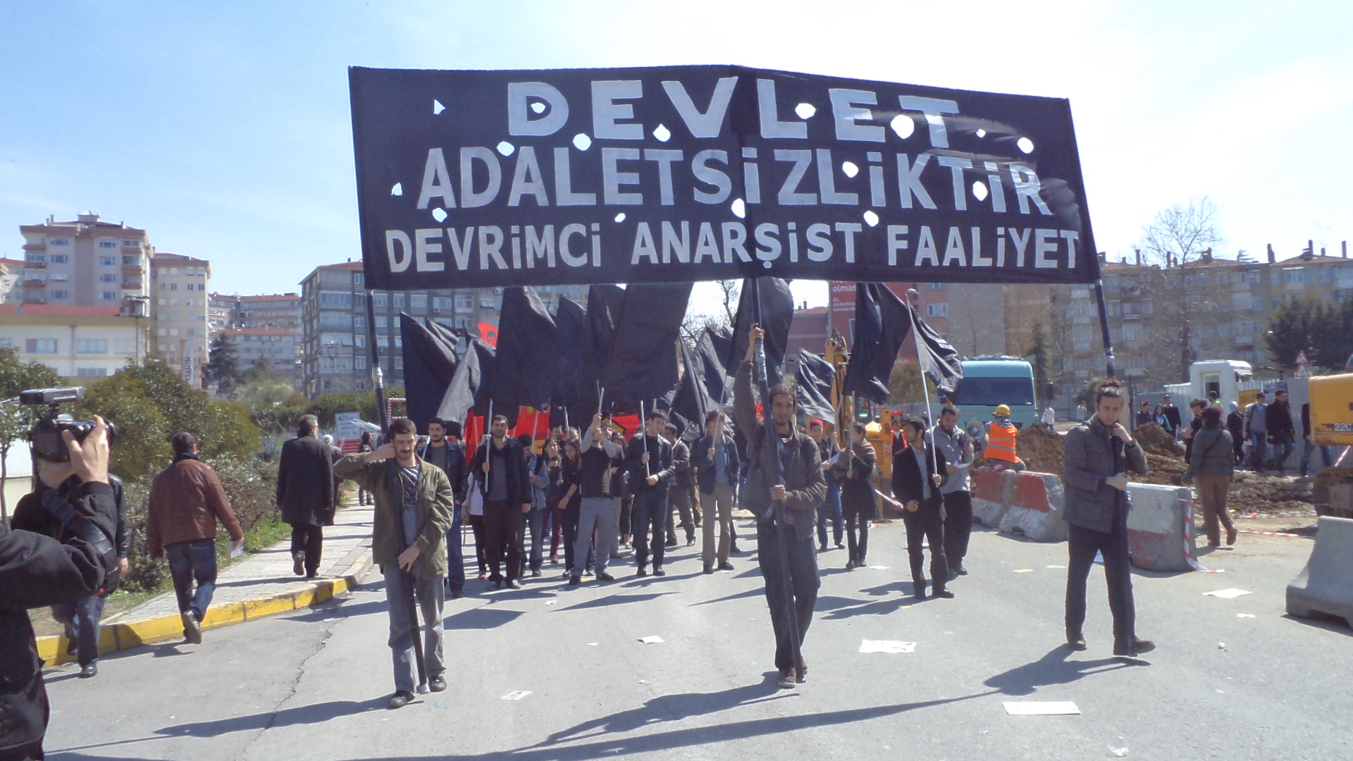 Hukuk Adaletsizliktir, Adil Bir Dünya İçin Anarşizm