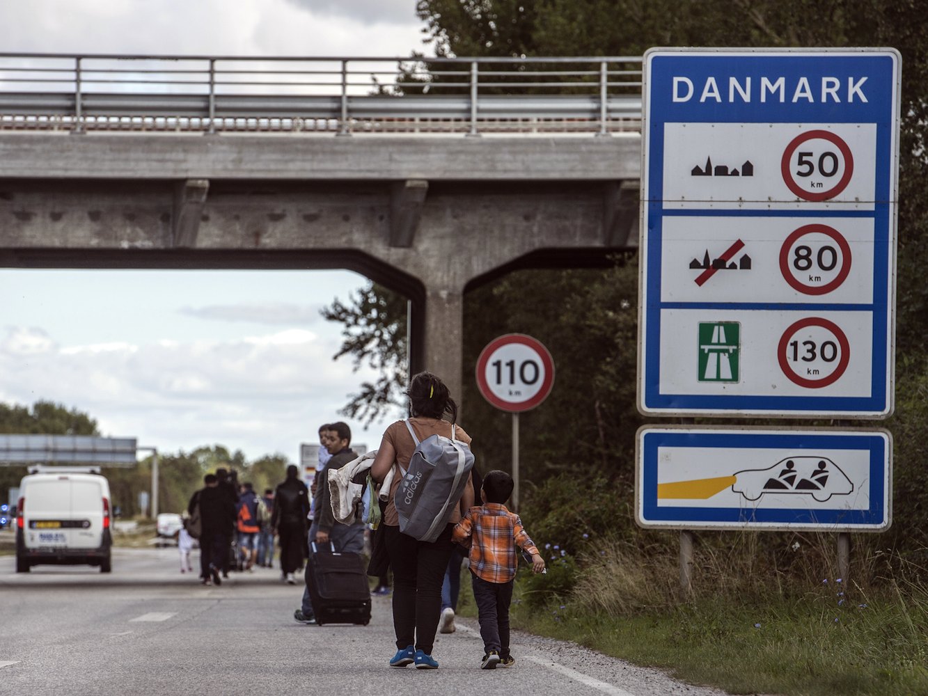 Danimarka Göçmenleri Gasp Edecek Galler Göçmenleri Fişliyor